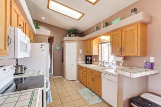 Pool and Hot Tub Pet-Friendly Lake Havasu Home! - 2