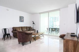 Spacious Penthouse in Brickell 3 BR, Free Parking - Miami - 2