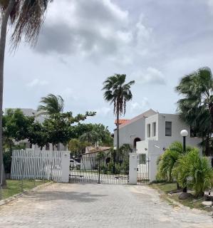 SBYC New large Studio Condo 872 sqft Heart of SXM - 0