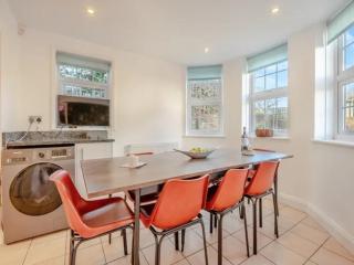 Costal Retreat with Garden & BBQ - Lymington - 1