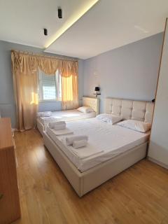 Stylish 2BR Duplex w Balcony - - 9