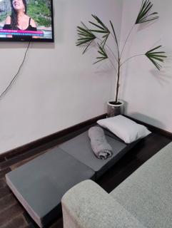 Casa em rua de comércio em Ctba - Curitiba - 5