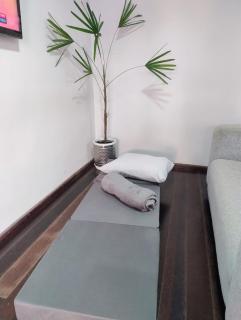 Casa em rua de comércio em Ctba - Curitiba - 4