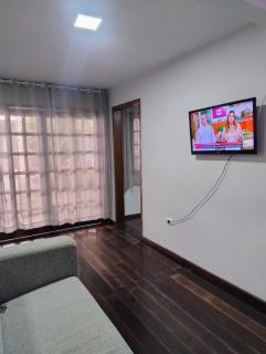 Casa em rua de comércio em Ctba - Curitiba - 3
