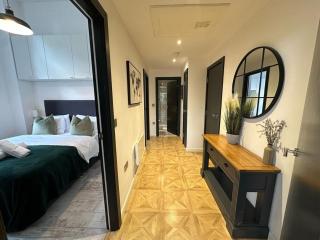 Modern 2 Bed City Centre Apartment - Leeds - 2