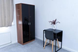 Spacious Pad - Close to Sports Village, Leigh Market, Mesnes Park - Parking - Wifi - Leigh - 3