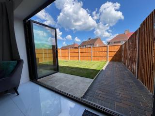 Perfect Contractor house-3 free parking space-EV charging-Secure-Quiet-Modern - Cheshunt - 9