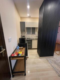 Just Move Studio APT, Near ISB Int'l AIRPT - Islamabad - 8