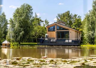 Woad Mill Lakeside Lodges - Boston - 9