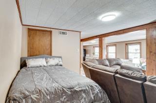 Lakefront Retreat with Patio in Fort Towson! - Fort Towson - 3