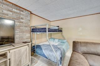 Lakefront Retreat with Patio in Fort Towson! - Fort Towson - 4