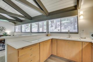 3 Mi to Lake Arrowhead Cabin with Furnished Deck! - 1