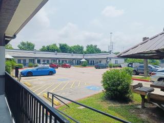 Hotel O Regency Suites Houston - IAH Beltway 8 - Houston - 9