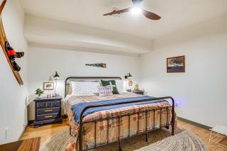 Lake View and Huge Deck Cozy Possum Kingdom Retreat - Graham - 1