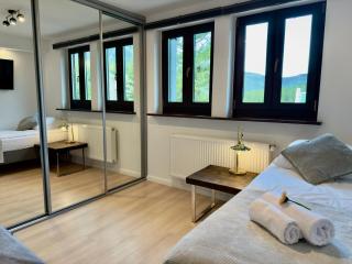 Dwupoziomowy apartament Strażacka 2 "Okno na Śnieżkę" - by Przycup w Karkonoszach Apartamenty Apartament z widokiem na góry z parkingiem Apartament przy Wyciągu oraz przy Szlakach Turystycznych - Karpacz - 3