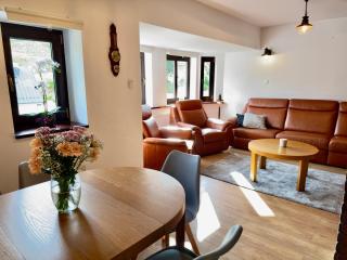Dwupoziomowy apartament Strażacka 2 "Okno na Śnieżkę" - by Przycup w Karkonoszach Apartamenty Apartament z widokiem na góry z parkingiem Apartament przy Wyciągu oraz przy Szlakach Turystycznych - Karpacz - 2