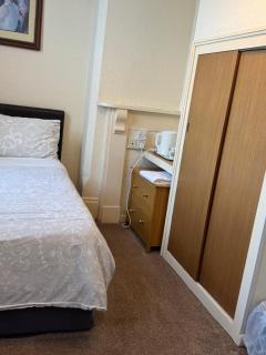 Near Hylands hotel - Nottingham - 4