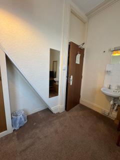 Near Hylands hotel - Nottingham - 3