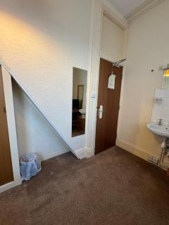 Near Hylands hotel - Nottingham - 2