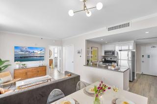 MVR Experience Elevated Living by the Bay - 4