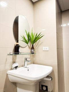VIDA VERDE at 38 Park Avenue - 5 minutes walk to Ayala Central Bloc, with Infinity Pool, Fast Wi-Fi, Gym, & City Views inside Cebu IT Park - Città di Cebu - 9