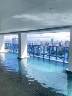 VIDA VERDE at 38 Park Avenue - 5 minutes walk to Ayala Central Bloc, with Infinity Pool, Fast Wi-Fi, Gym, & City Views inside Cebu IT Park - Città di Cebu - 6