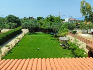 George's family friendly maisonette with great exterior - Drosia - 7