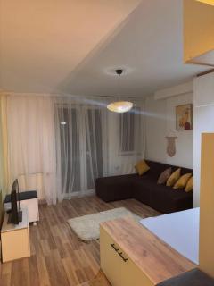 Heart of Prishtina Apartment! - Pristina - 5