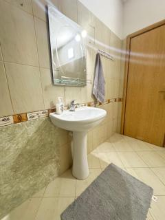 plazh durres xhulio daily rent - Polisi i Vogël - 6