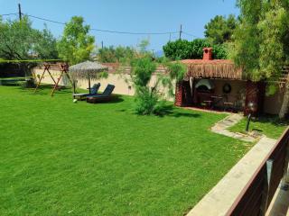 George's family friendly maisonette with great exterior - Drosia - 8