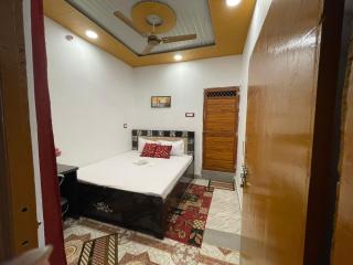 Sri Rameshwaram Paying Guest House Near By Ram Mandir 400 Meter - Ayodhya - 3