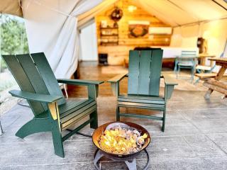 Glamping Tent #3 with Heat AC and Private Bath - Orderville - 4