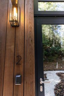 Modern Mirror Home w/ Hot-tub | “Glass House” #2 - 8