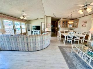 2b2ba beach house located across the street from the beach on beautiful Nettles Island - 0