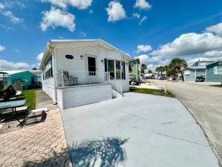2b2ba beach house located across the street from the beach on beautiful Nettles Island - 8