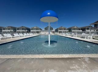 New Perfect Vacation Home-1 Block From Beach - Galveston - 0