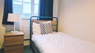 Modern 2Bed House, Free Parking, NR Parkway Station and UWE - Bristol - 1