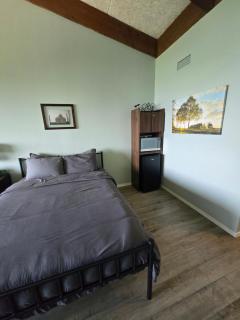 Breathtaking Lake View! Hot Tub! Concerts! - Laconia - 7