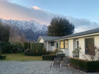 Frankton Favourite - Queenstown Holiday Home - Queenstown - 0