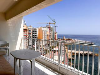 Waterfront Panorama Massive Three Bedrooms Flat S8 - Sliema - 8