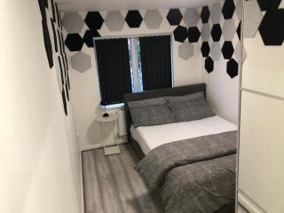Cozy 1 Bed Studio with Sofa Bed Sleeps 3 in Luton - Luton - 6