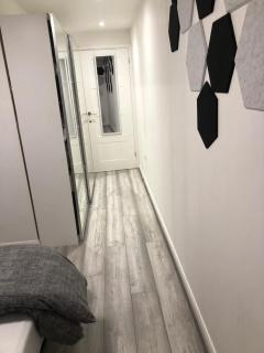 Cozy 1 Bed Studio with Sofa Bed Sleeps 3 in Luton - Luton - 5