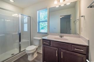 Upscale King 3BR Townhouse Mins to Cary & NC State - Raleigh - 8