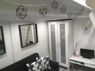 Black and White studio - 5