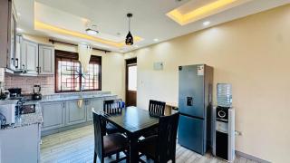 Lake view Signature Home Munyonyo - Kampala - 1