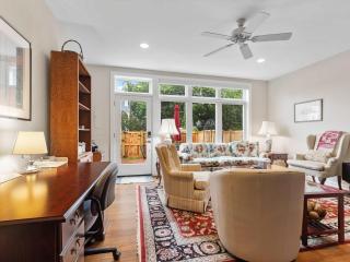 Classy Old Town Getaway 3-BR in Perfect Location - Alexandria - 5