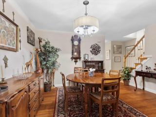 Classy Old Town Getaway 3-BR in Perfect Location - Alexandria - 2