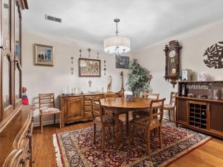 Classy Old Town Getaway 3-BR in Perfect Location - Alexandria - 1