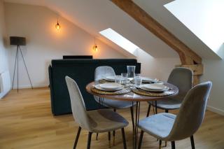 Les Combles d'Éliot - Charme sur la vallée - 1