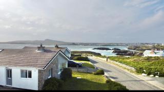 Ty Bychan- Sea Views- Pet Friendly-Secure Garden-4 Bed - Trearddur - 0